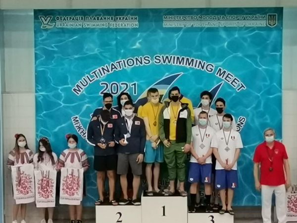 Şampiyon yüzücüden 2 gümüş madalya 2