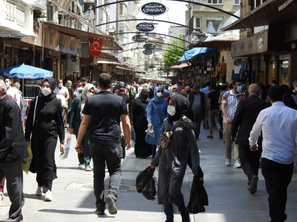 Gaziantep'te tam kapanma öncesi bayram yoğunluğu 2