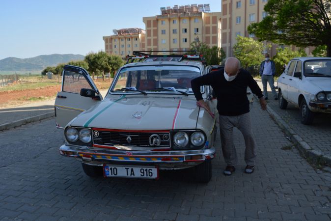 40 yıllık arabasına gözü gibi bakıyor 2