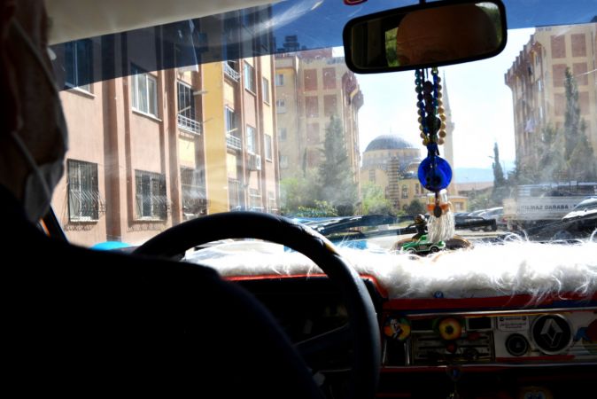 40 yıllık arabasına gözü gibi bakıyor 6