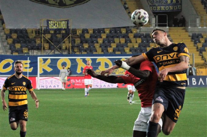 Maçtan Kareler...Süper Lig: MKE Ankaragücü: 0 - Gaziantep FK: 1 (Maç sonucu) 7