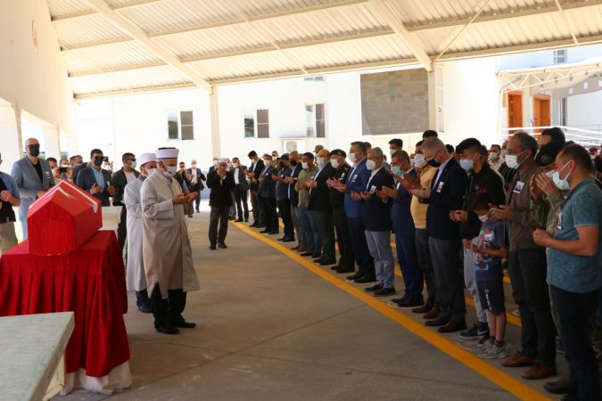 Uzman Onbaşı Mehmet Can Kaya, memleketi Gaziantep'te son yolculuğuna uğurlandı 4