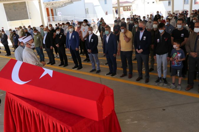 Uzman Onbaşı Mehmet Can Kaya, memleketi Gaziantep'te son yolculuğuna uğurlandı 8