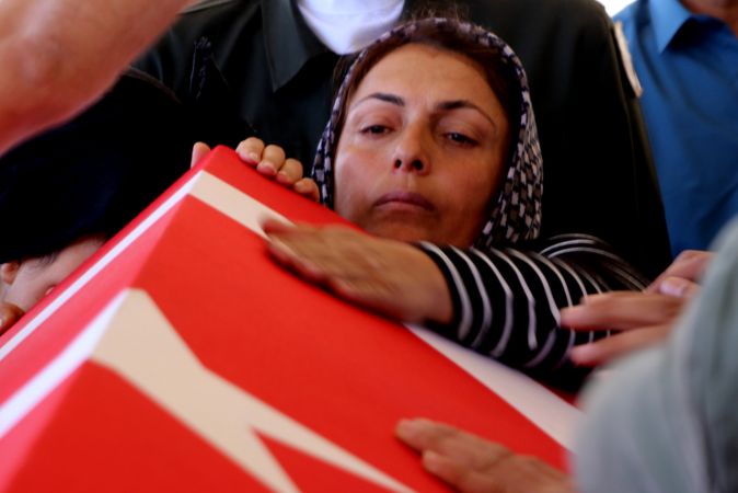 Uzman Onbaşı Mehmet Can Kaya, memleketi Gaziantep'te son yolculuğuna uğurlandı 9