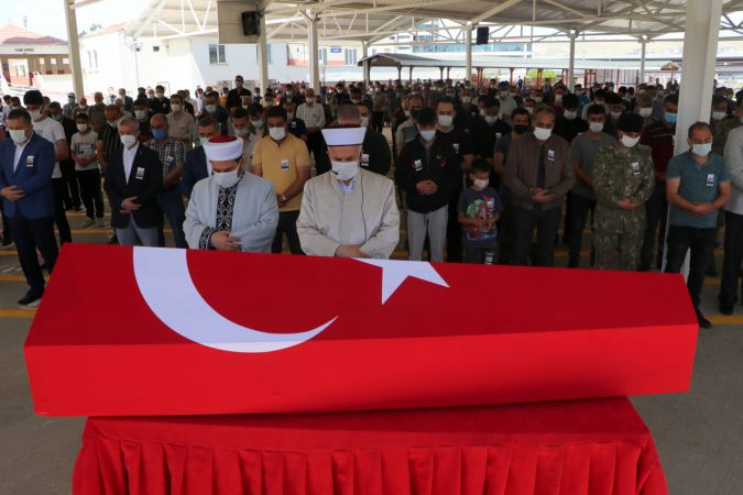 Uzman Onbaşı Mehmet Can Kaya, memleketi Gaziantep'te son yolculuğuna uğurlandı 12