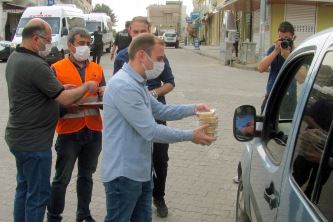 Araban'da Kadir Gecesi için helva dağıtıldı 1