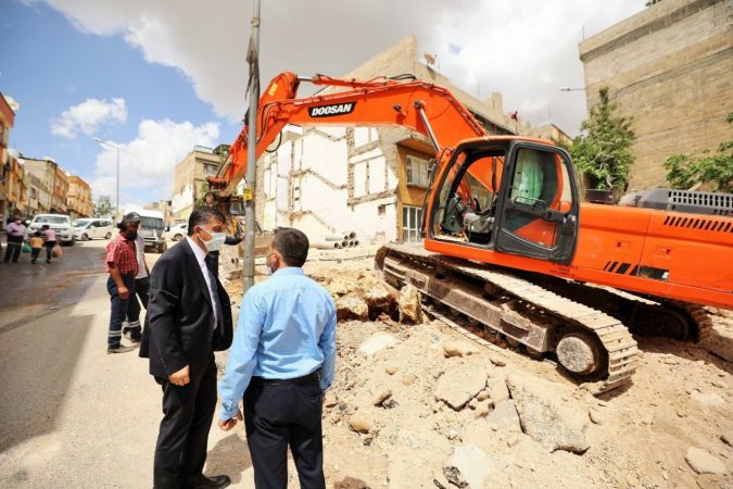 Maho Paşa Caddesi’ndeki yol sorunu çözülüyor 1