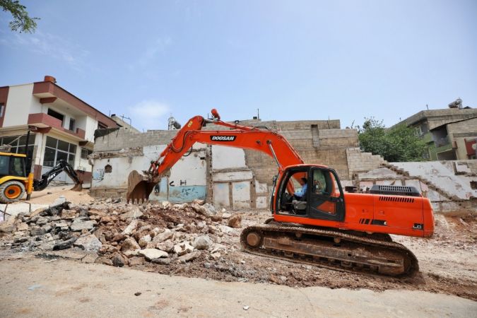 Maho Paşa Caddesi’ndeki yol sorunu çözülüyor 2