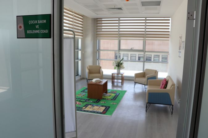 Gaziantep Adliyesi'nin "renkli alanları"nı çocukların çizdiği resimler süslüyor 7