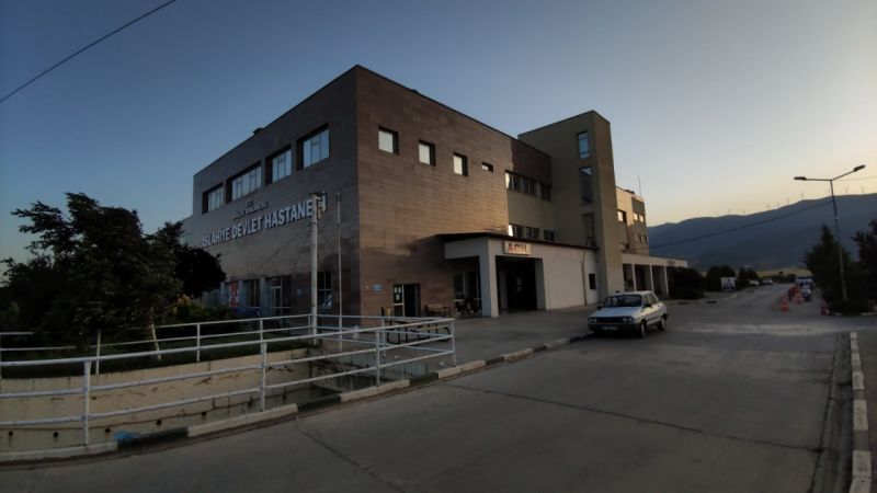 Son Dakika...Gaziantep'te kontrolden çıkan araç şarampole devrildi: 4 yaralı 2