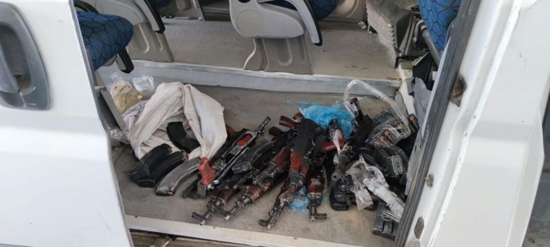 Sınır kapısında silah ve mühimmat ele geçirildi 1