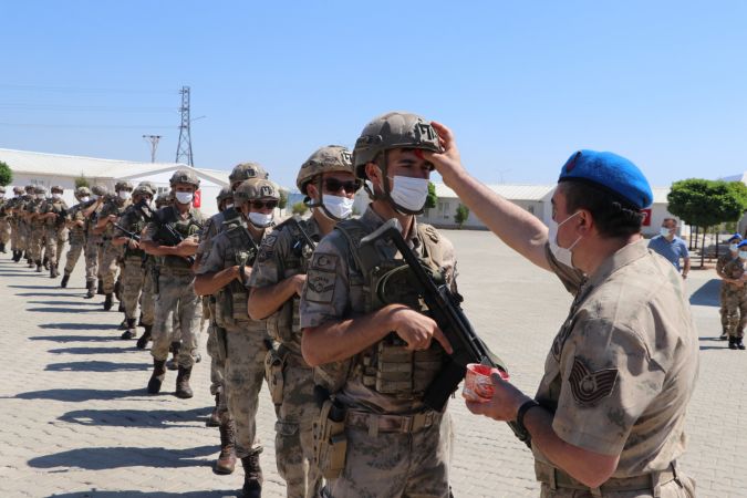 Gaziantep'te komandolar dualarla Suriye'ye uğurlandı 13