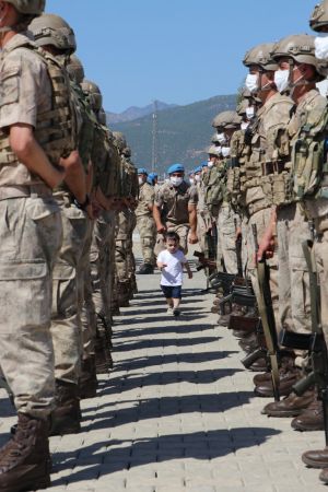 Gaziantep'te komandolar dualarla Suriye'ye uğurlandı 27