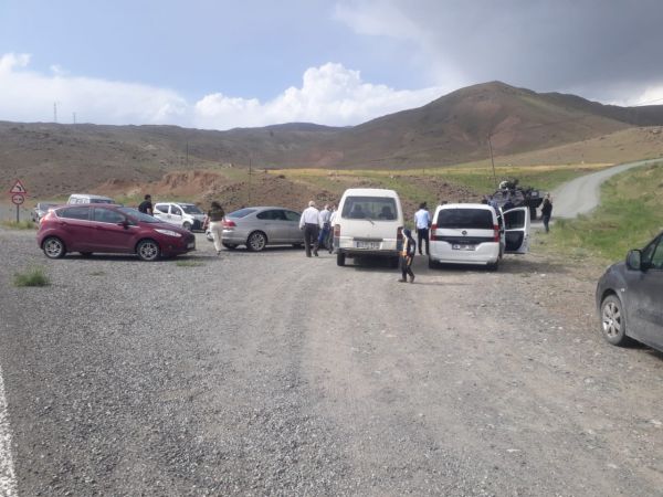 Video Haber...Askeri araç şarampole yuvarlandı: 1 asker şehit oldu, 3 sivil hayatını kaybetti 11