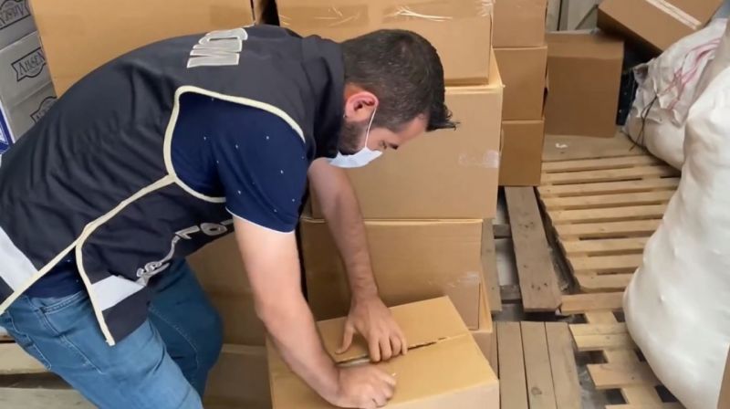 Son Dakika...Foto Haber...Gaziantep’te 2 milyon 220 bin makaron ele geçirildi: 2 gözaltı 1