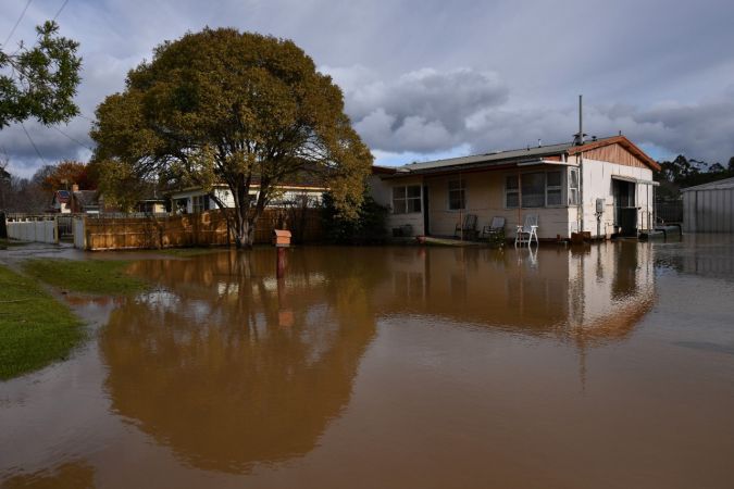 Avustralya’yı şiddetli rüzgar ve sel vurdu 2