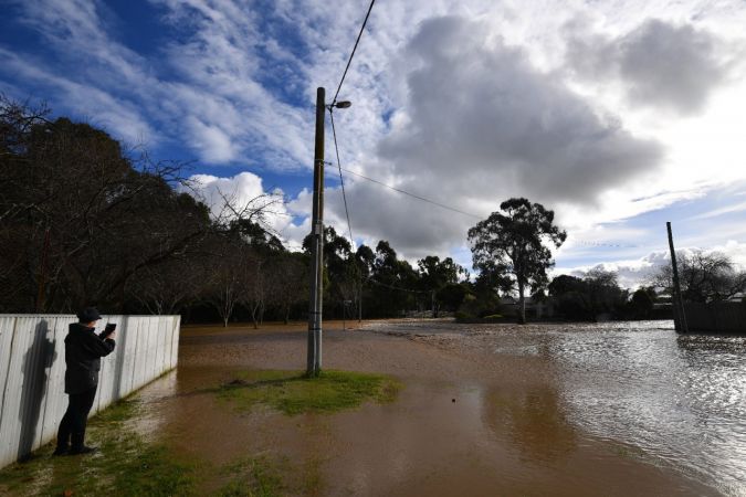 Avustralya’yı şiddetli rüzgar ve sel vurdu 8