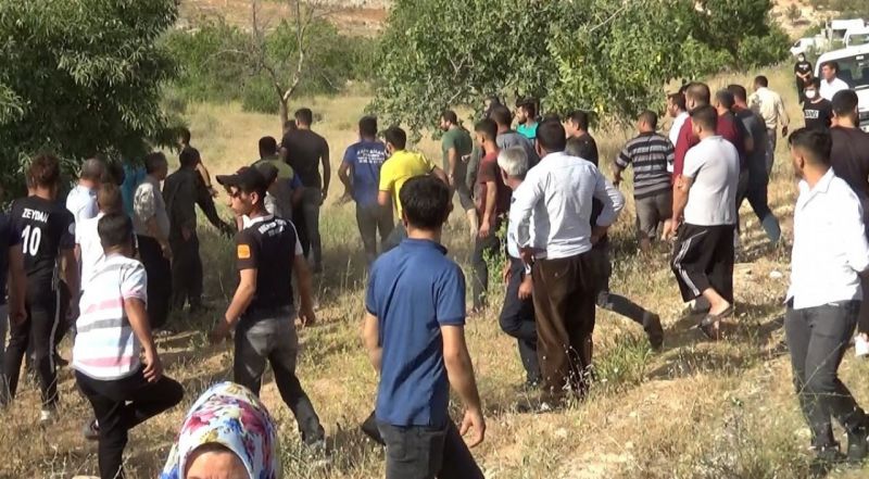 Son Dakika: Foto Haber...Gaziantep'te İki araç kafa kafaya çarpıştı: 3 yaralı Yakını Kavgaya Tutuştu 4