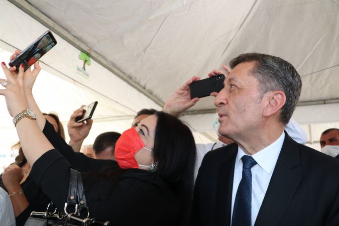 Bakan Selçuk: “Okullaşmada dünya rekoru kırıyoruz” 1