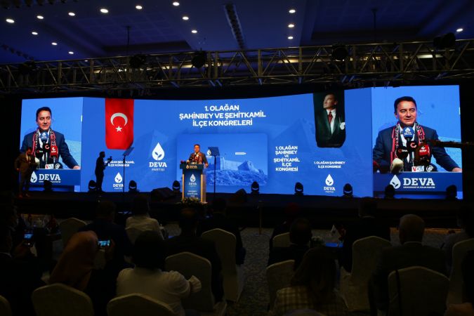 DEVA Partisi Genel Başkanı Babacan,Gaziantep'te  partisinin Şahinbey ve Şehitkamil ilçe kongrelerine katıldı: 1