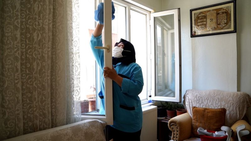 Büyükşehir Belediyesi bakıma muhtaç bireylerin yanında 1