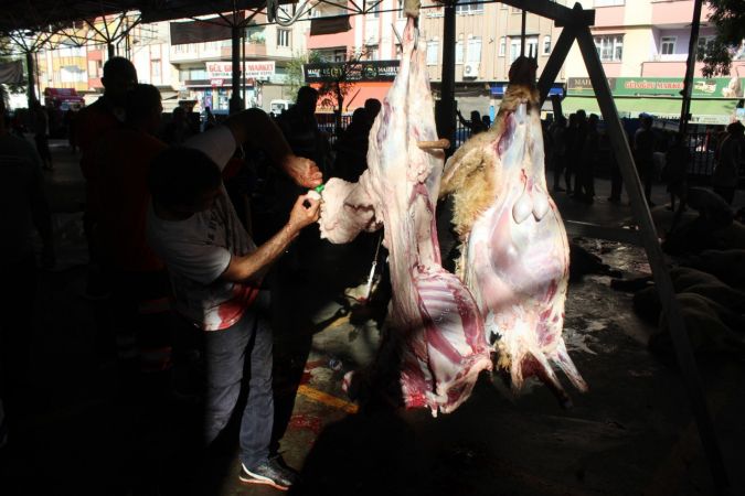 Gaziantep’te kurbanlar kesilmeye başlandı 3