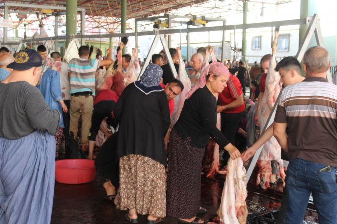 Gaziantep’te kurbanlar kesilmeye başlandı 5