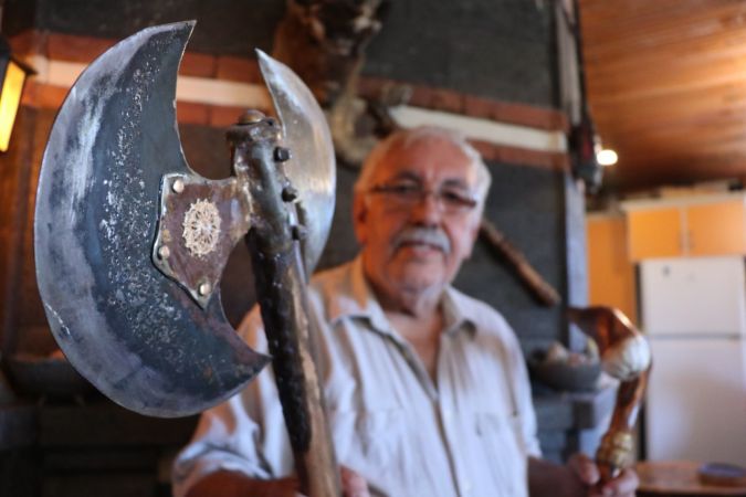 Çürümüş ağaç dallarını sanat eserine döndürüyor 2