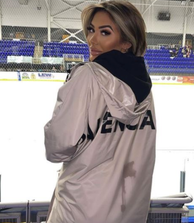 Chloe Ferry yine formunda! Banyo tezgahına oturup... 6