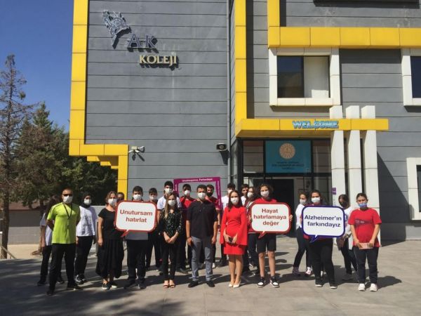 Öğrencilere alzaymır semineri 1