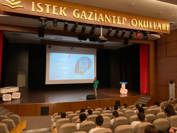 Öğrencilere alzaymır semineri 3