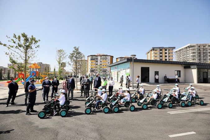 Vali Gül ile Başkan Fadıloğlu,trafik eğitimi alan öğrencilerle buluştu 2