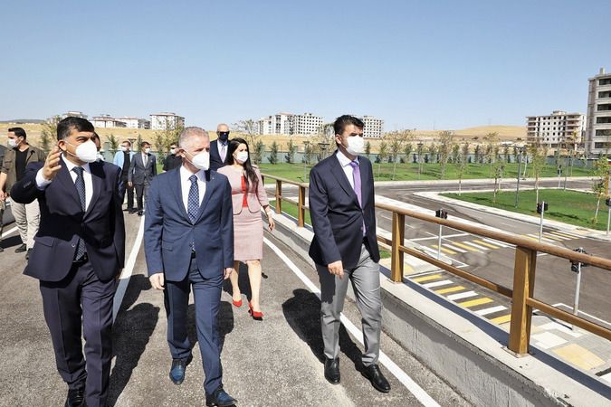 Vali Gül ile Başkan Fadıloğlu,trafik eğitimi alan öğrencilerle buluştu 3