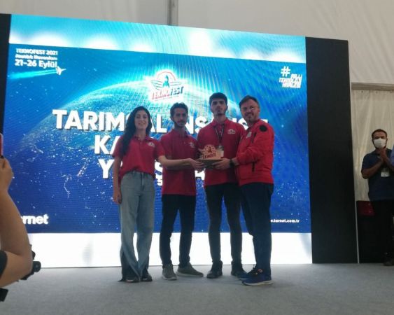 Başkan Tahmazoğlu, TEKNOFEST’te öğrencileri ziyaret etti 3