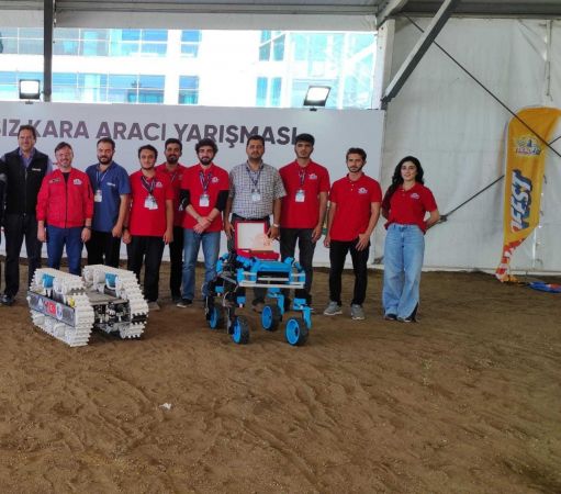 Başkan Tahmazoğlu, TEKNOFEST’te öğrencileri ziyaret etti 4