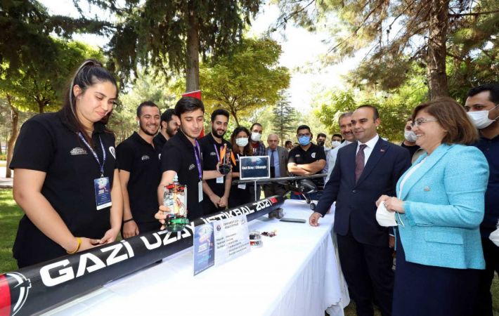 Bakan Yardımıcısı Kacır’dan Teknofest’e katılan öğrencilere tebrik 4