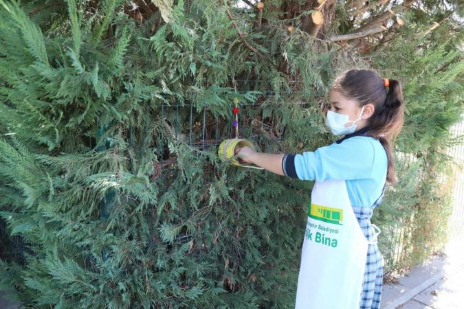 Foto Haber:Büyükşehir, hayvanları koruma gününde öğrencilerle mama ve su kabı yaptı 2