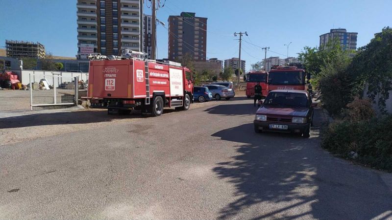 Son Dakika: Foto Haber...Gaziantep'te Gıda ve sanayi fabrikasında korkutan yangın 4