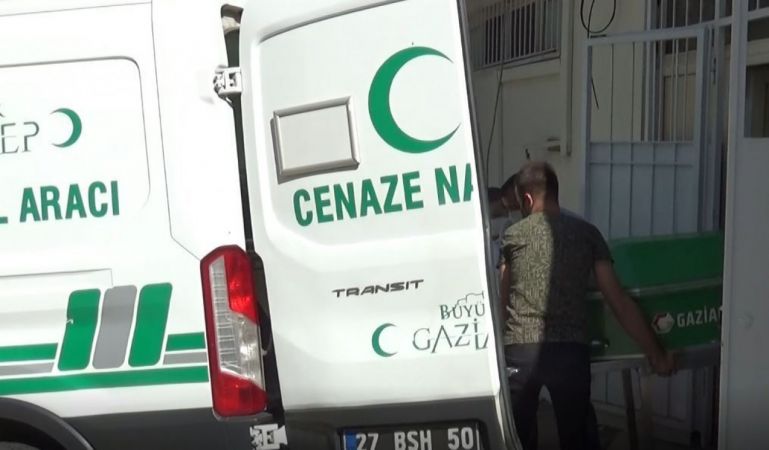 Eşi tarafından darp edildikten sonra ölen kadının yakınları Gaziantep'ten cenazeyi teslim aldı 1