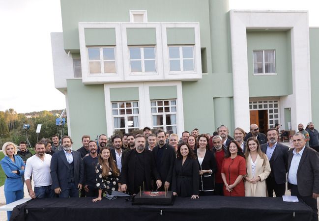 Foto Haber: Eşkiya Dünyaya Hükümdar Olmaz 200. bölüme özel kutlama yaptı 3