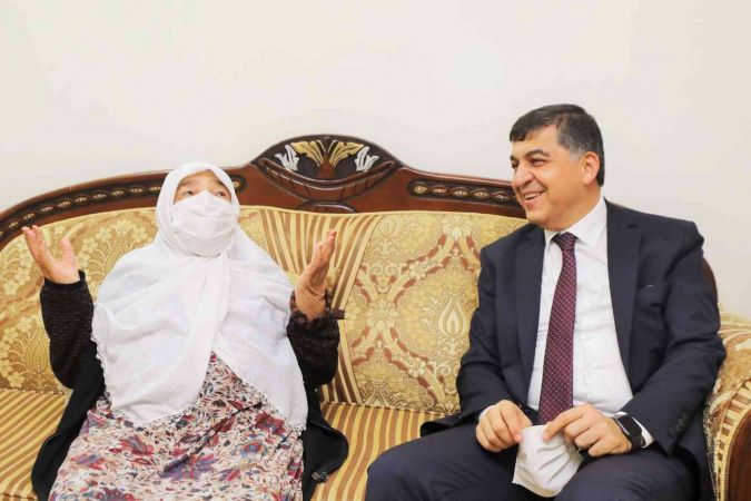 Başkan Fadıloğlu Hatice teyzenin misafiri oldu 3