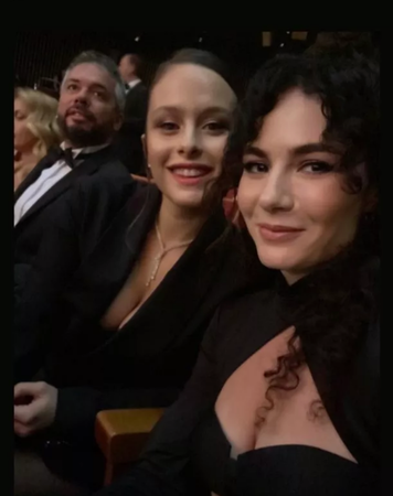 Foto haber: Masumlar Apartmanı'nın Neriman'ı Gizem Katmer'in Altın Kelebek stiline yorum yağdı! 2