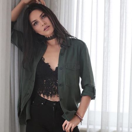 Foto Haber:Hazal Filiz Küçükköse göğüs dekoltesiyle olay oldu! "Melis Sezen'in önüne geçtin" 8