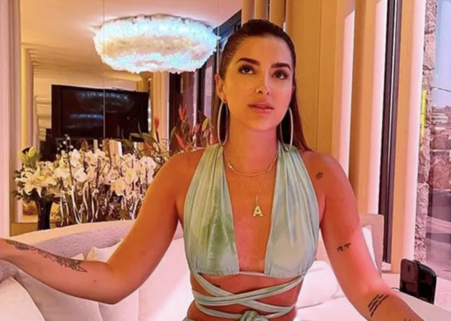 Foto Haber: Fenomen Ala Tokel'in göğüs dekoltesi olay oldu! ''Melis Sezen misin be kadın!'' 4