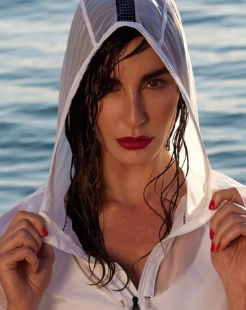 Foto Haber: Ece Sükan göğüs dekolteli pozuyla sosyal medyayı salladı! Sosyetik güzele yorum yağdı 4