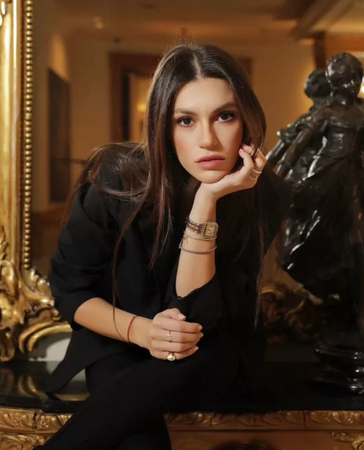 Foto Haber: Camdaki Kız'ın Melisa'sı Yüsra Geyik göğüs dekolteli pozlarıyla Instagram'ı salladı! 3