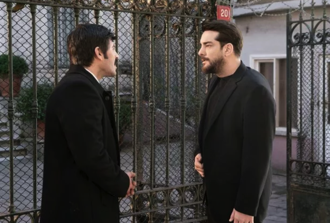 Foto Haber: Camdaki Kız 26. son bölüm final sahnesi! Kocası Sedat ile Melisa'nın görüntülerini izleyen Nalan yıkıldı 4