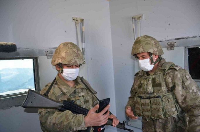 Foto Haber: Mehmetçik sınırda ailesiyle görüşerek yeni yıla girdi 6