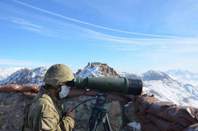 Foto Haber: Mehmetçik sınırda ailesiyle görüşerek yeni yıla girdi 8