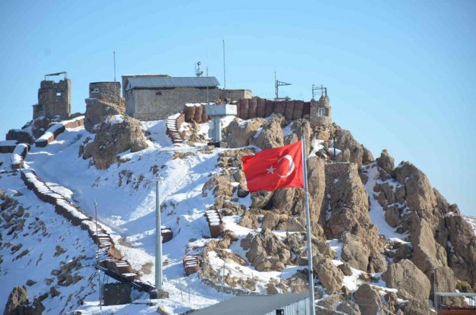 Foto Haber: Mehmetçik sınırda ailesiyle görüşerek yeni yıla girdi 12